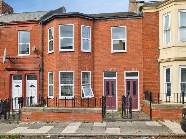 4 bedroom flat for sale