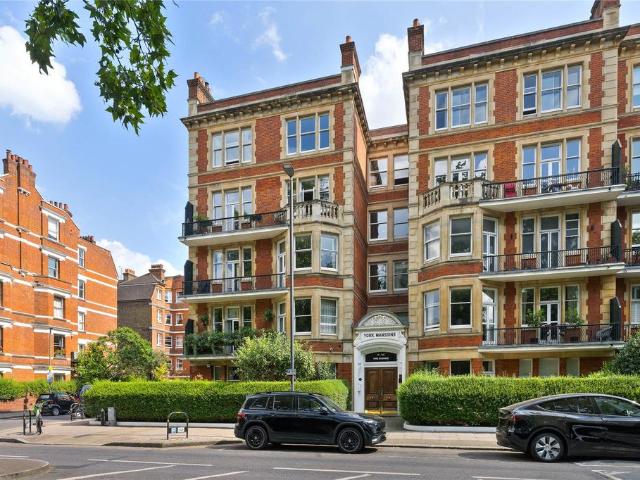 4 bedroom flat for sale