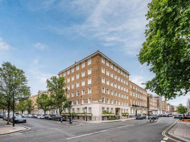 4 bedroom flat for sale