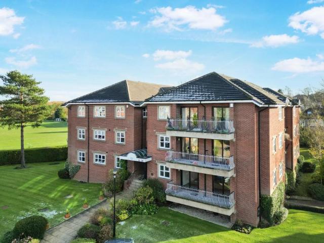 4 bedroom flat for sale