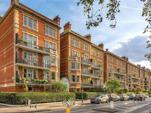 4 bedroom flat for sale