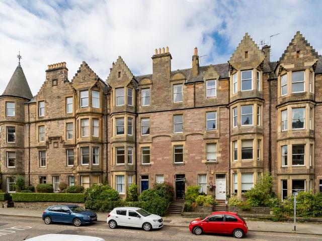 4 bedroom flat for sale