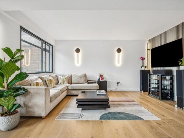 4 bedroom apartment for sale