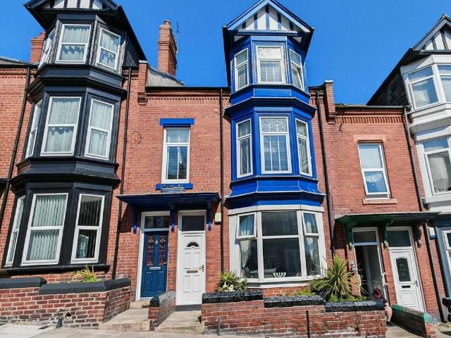 4 bedroom flat for sale