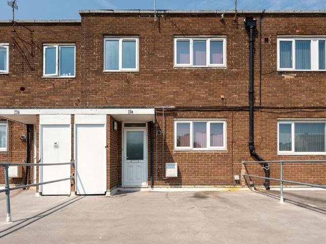 4 bedroom flat for sale