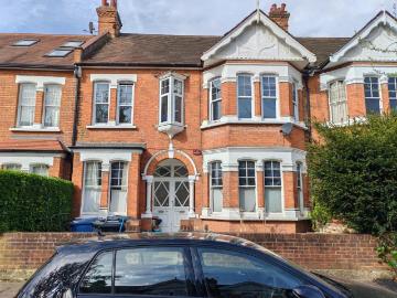 4 bedroom flat for sale
