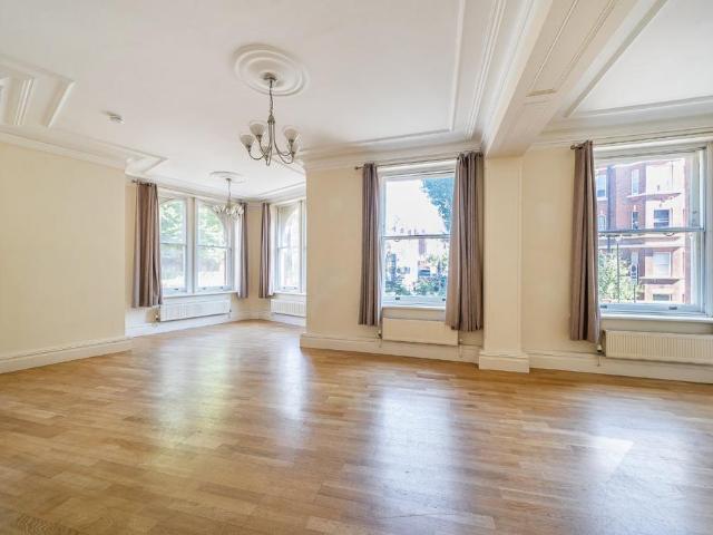 4 bedroom flat for sale