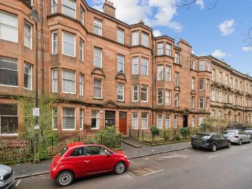 4 bedroom flat for sale