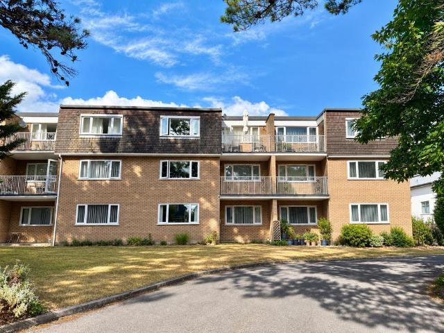 4 bedroom flat for sale