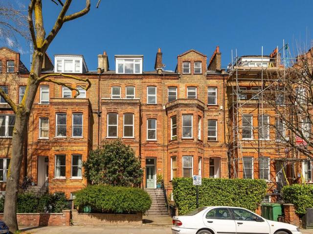4 bedroom flat for sale