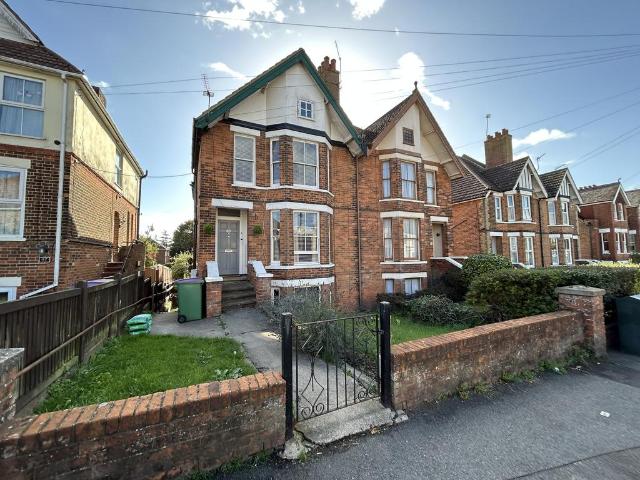 4 bedroom flat for sale