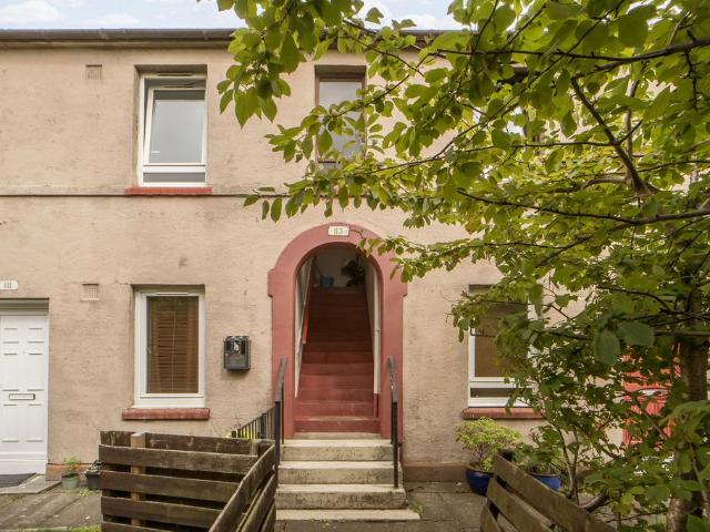 4 bedroom flat for sale