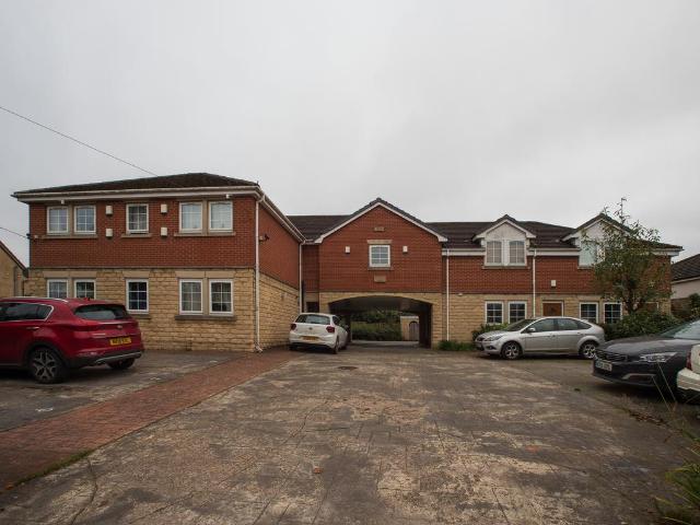 4 bedroom flat for sale