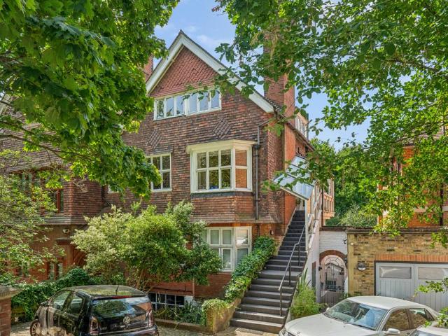 4 bedroom flat for sale