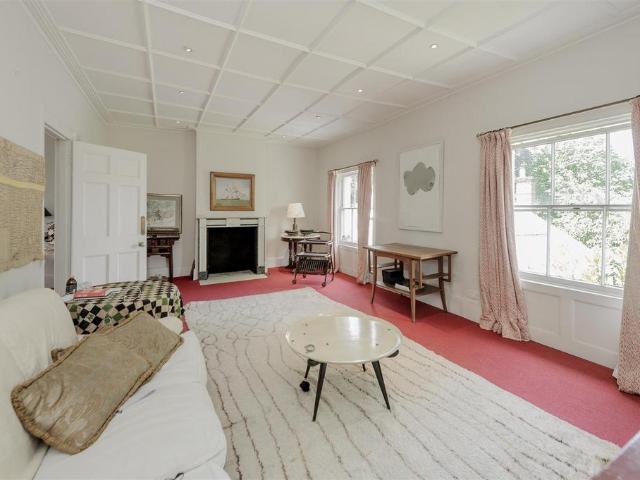 4 bedroom flat for sale