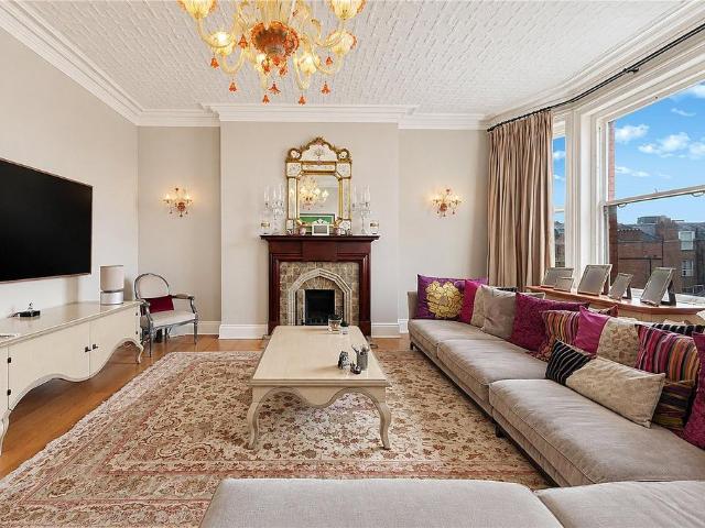 4 bedroom flat for sale
