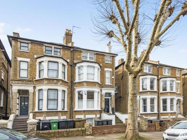 4 bedroom flat for sale