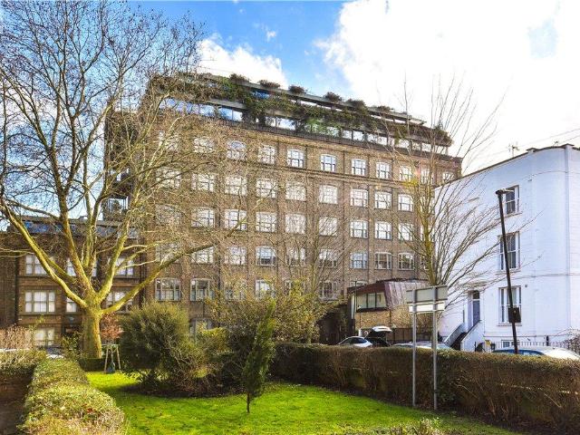 4 bedroom flat for sale