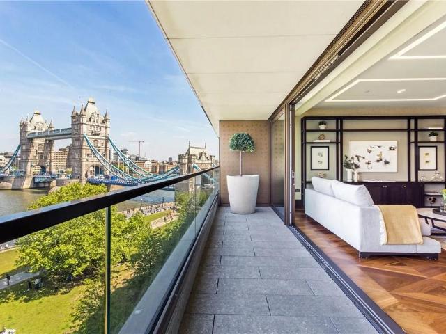 4 bedroom flat for sale