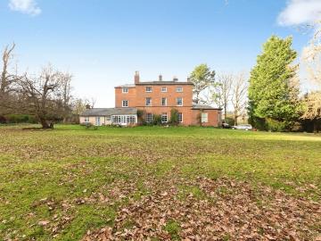 4 bedroom flat for sale