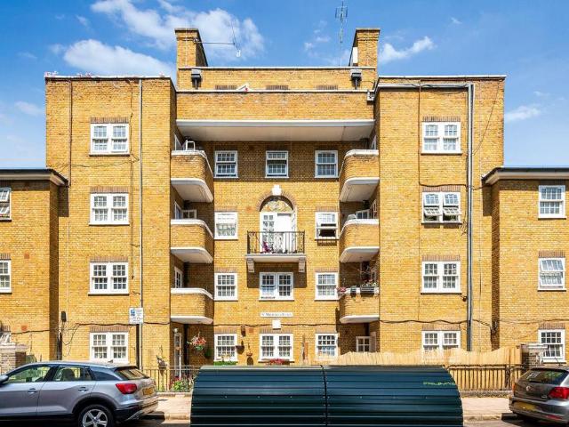 4 bedroom flat for sale