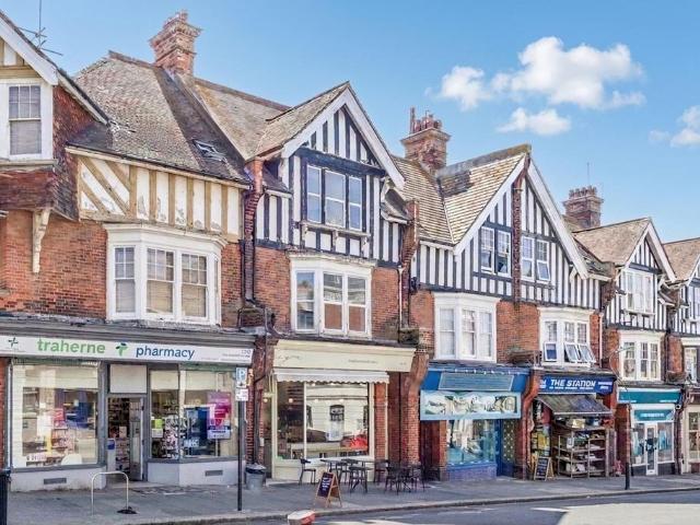4 bedroom flat for sale