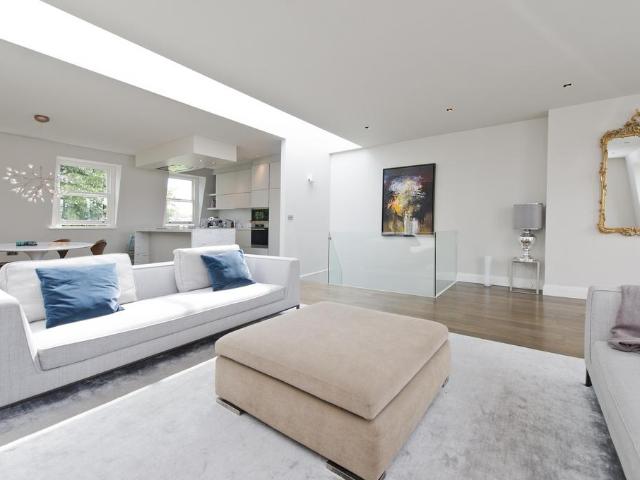 4 bedroom flat for sale
