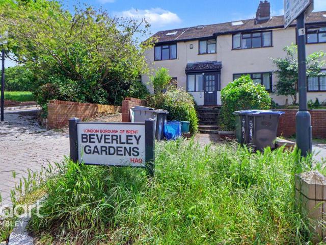 4 bedroom flat for sale