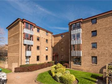 4 bedroom flat for sale