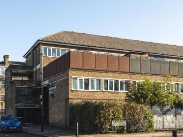 4 bedroom flat for sale