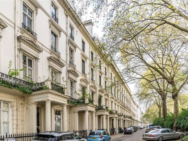 4 bedroom flat for sale