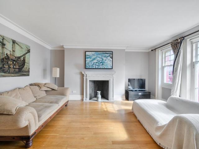 4 bedroom flat for sale