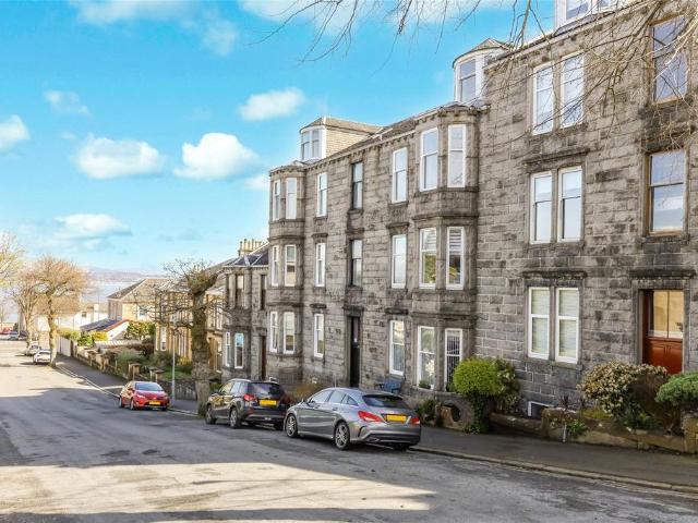 4 bedroom flat for sale