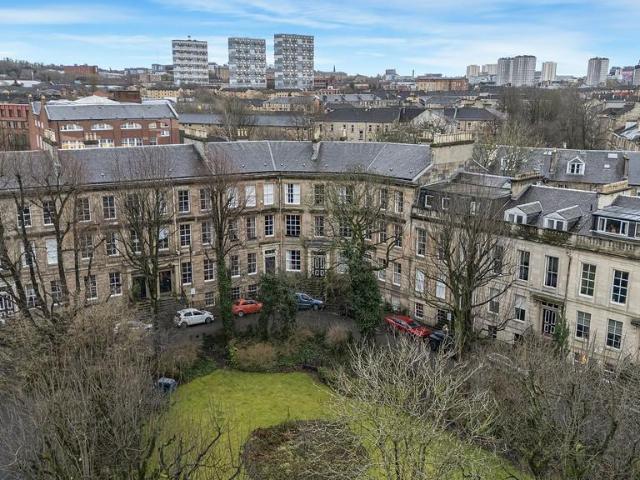 4 bedroom flat for sale