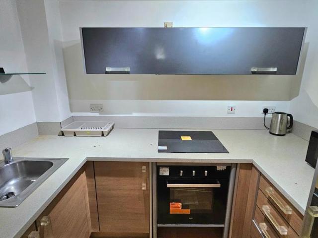 4 bedroom flat for sale