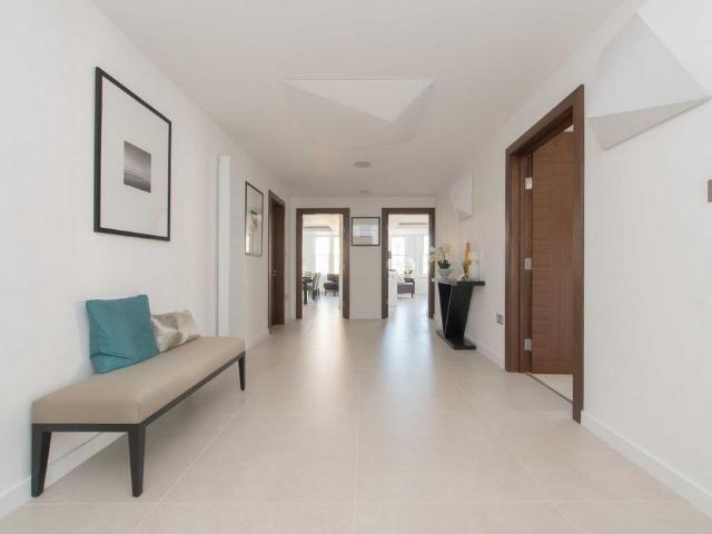 4 bedroom flat for sale