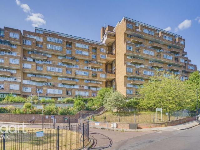 4 bedroom flat for sale