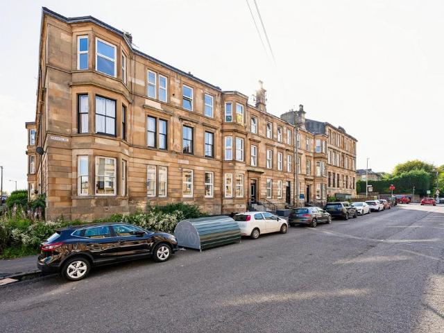 4 bedroom flat for sale