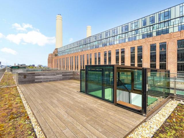 4 bedroom flat for sale