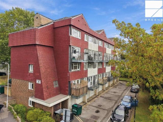 4 bedroom flat for sale