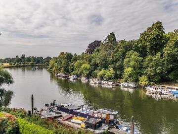 4 bedroom flat for sale