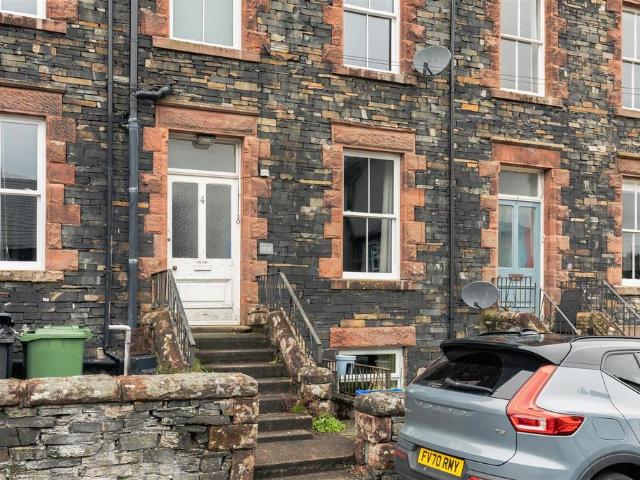 4 bedroom flat for sale