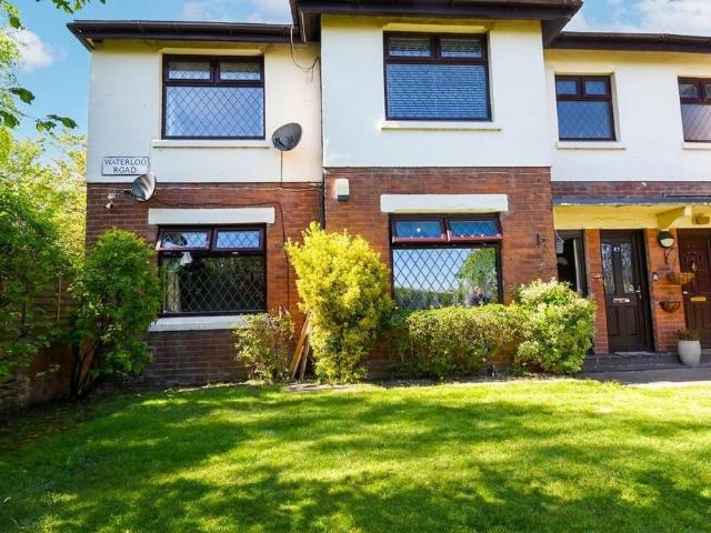 2 bedroom flat for sale
