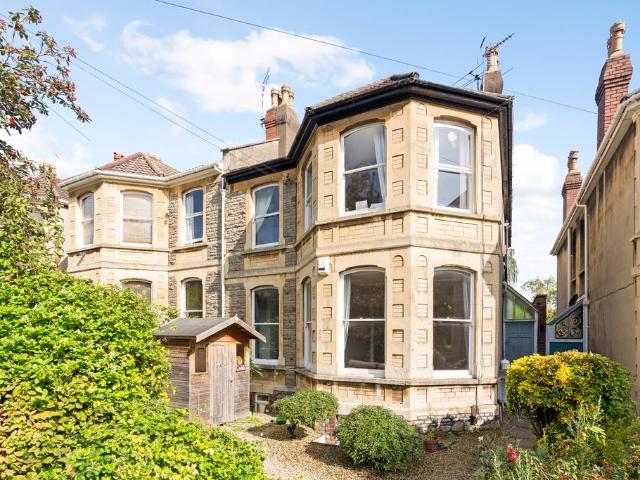 4 bedroom flat for sale