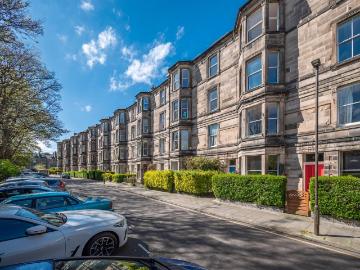 4 bedroom flat for sale