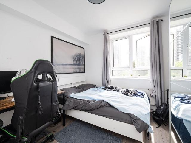 4 bedroom flat for sale