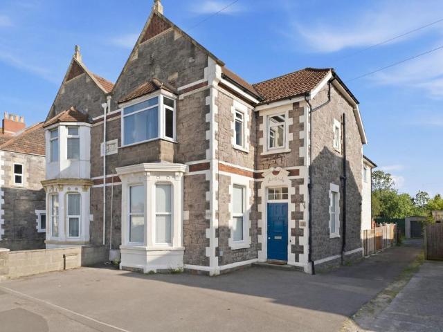 4 bedroom flat for sale