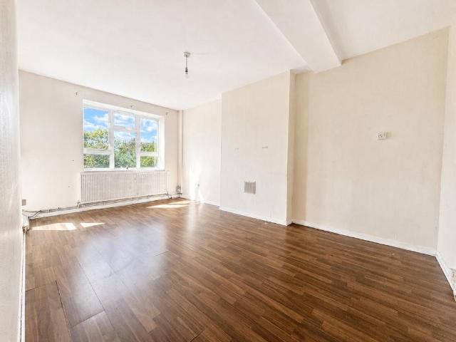 4 bedroom flat for sale