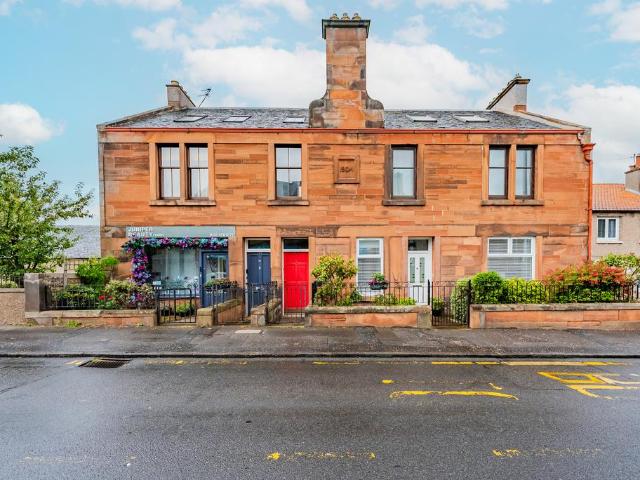 4 bedroom flat for sale