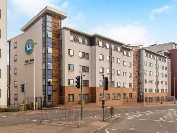 4 bedroom flat for sale